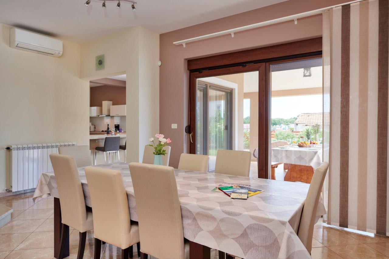 Villa Bartona For 8 Persons With Private Swimmingpool Pula Exterior photo