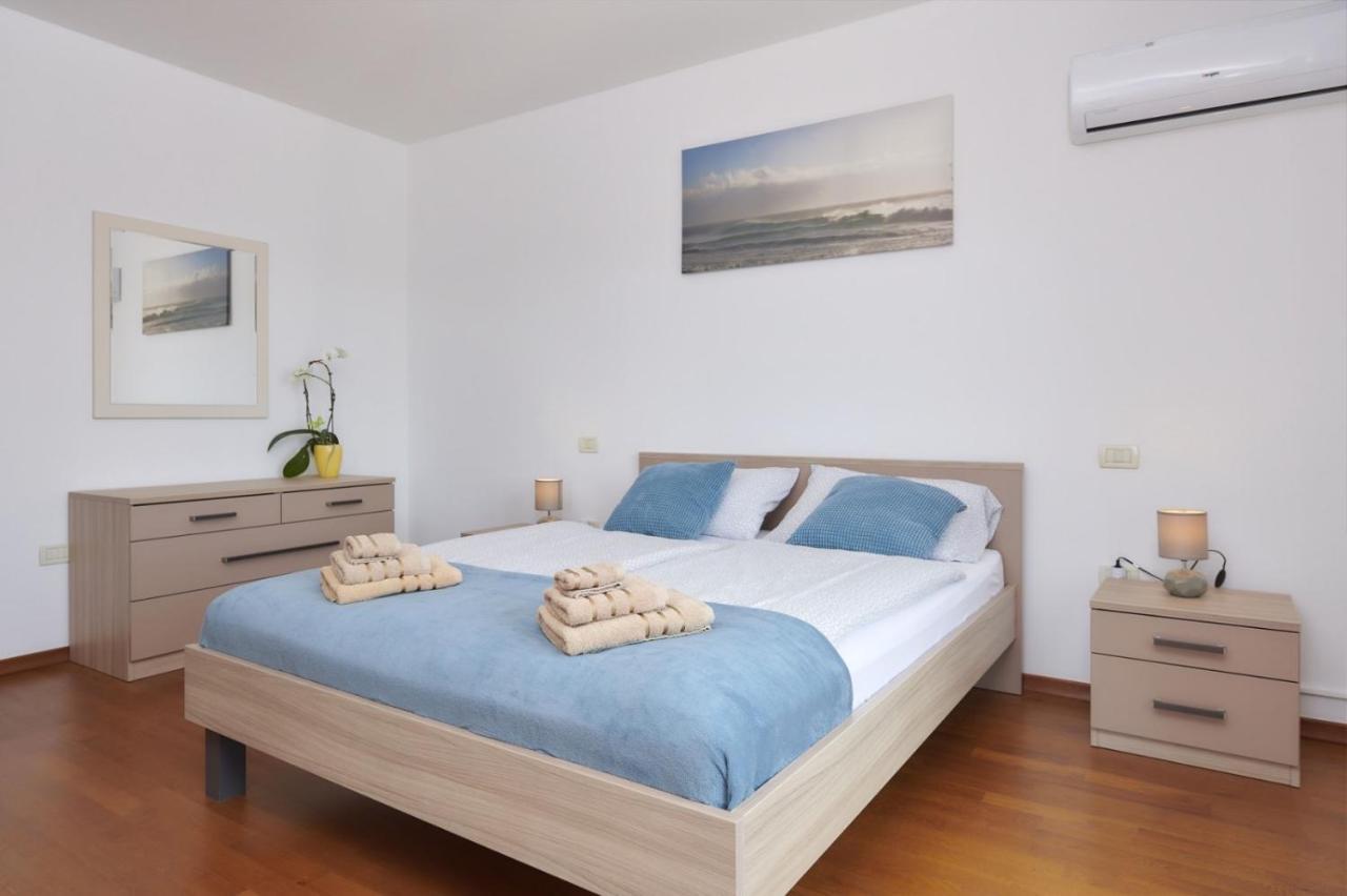 Villa Bartona For 8 Persons With Private Swimmingpool Pula Exterior photo