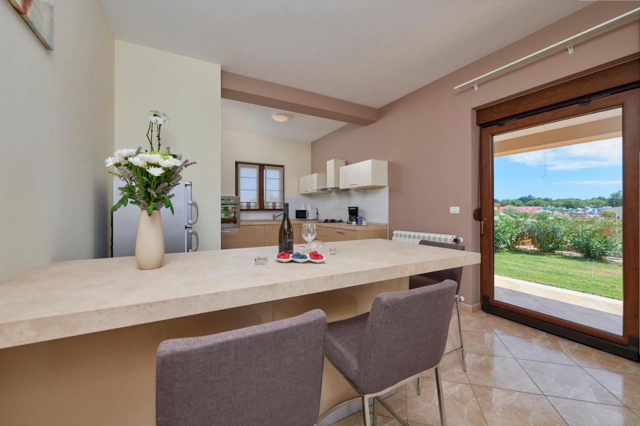 Villa Bartona For 8 Persons With Private Swimmingpool Pula Exterior photo